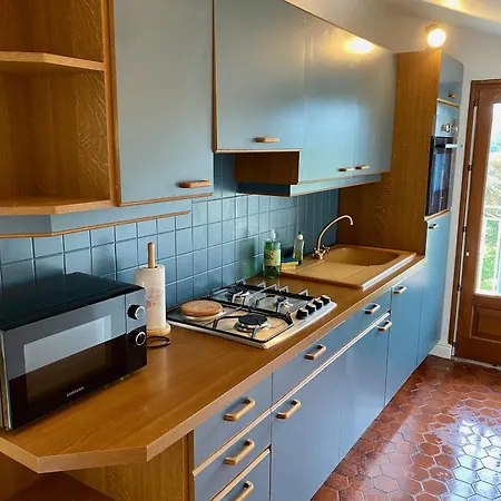 Holiday home Nid Douillet Au Bord De L'eau Saint-Rambert-sur-Loire